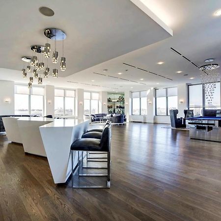 Fantastic 2 Bedroom Apartment With Gym At Arlington Esterno foto