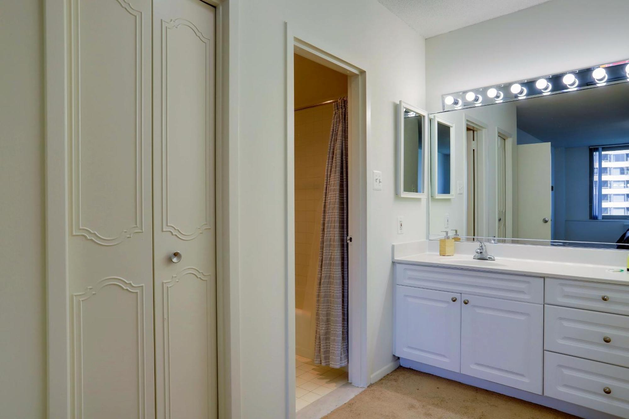 Fantastic 2 Bedroom Apartment With Gym At Arlington Esterno foto